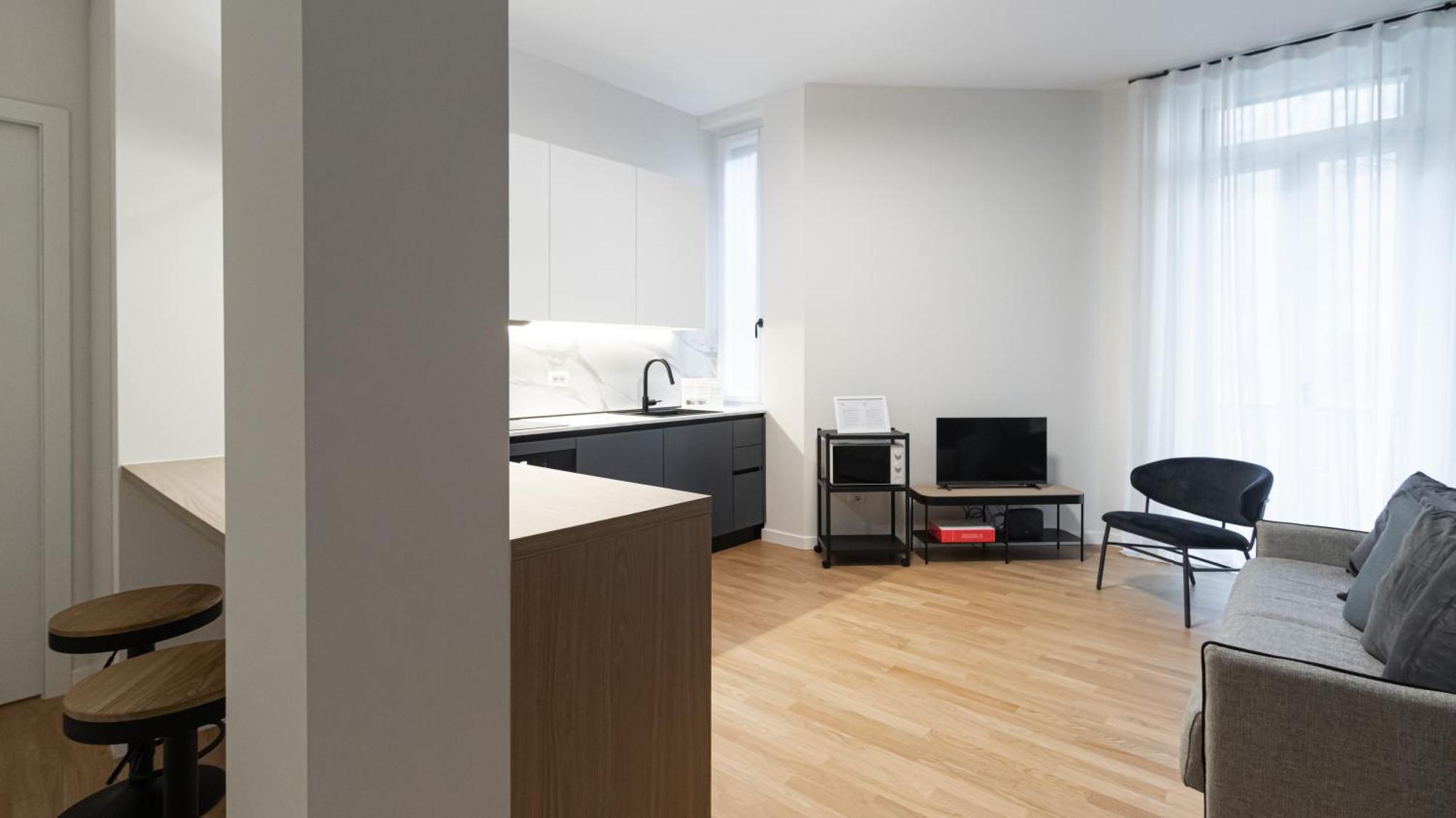 Italianway - Cola Montano 29 B * Milano